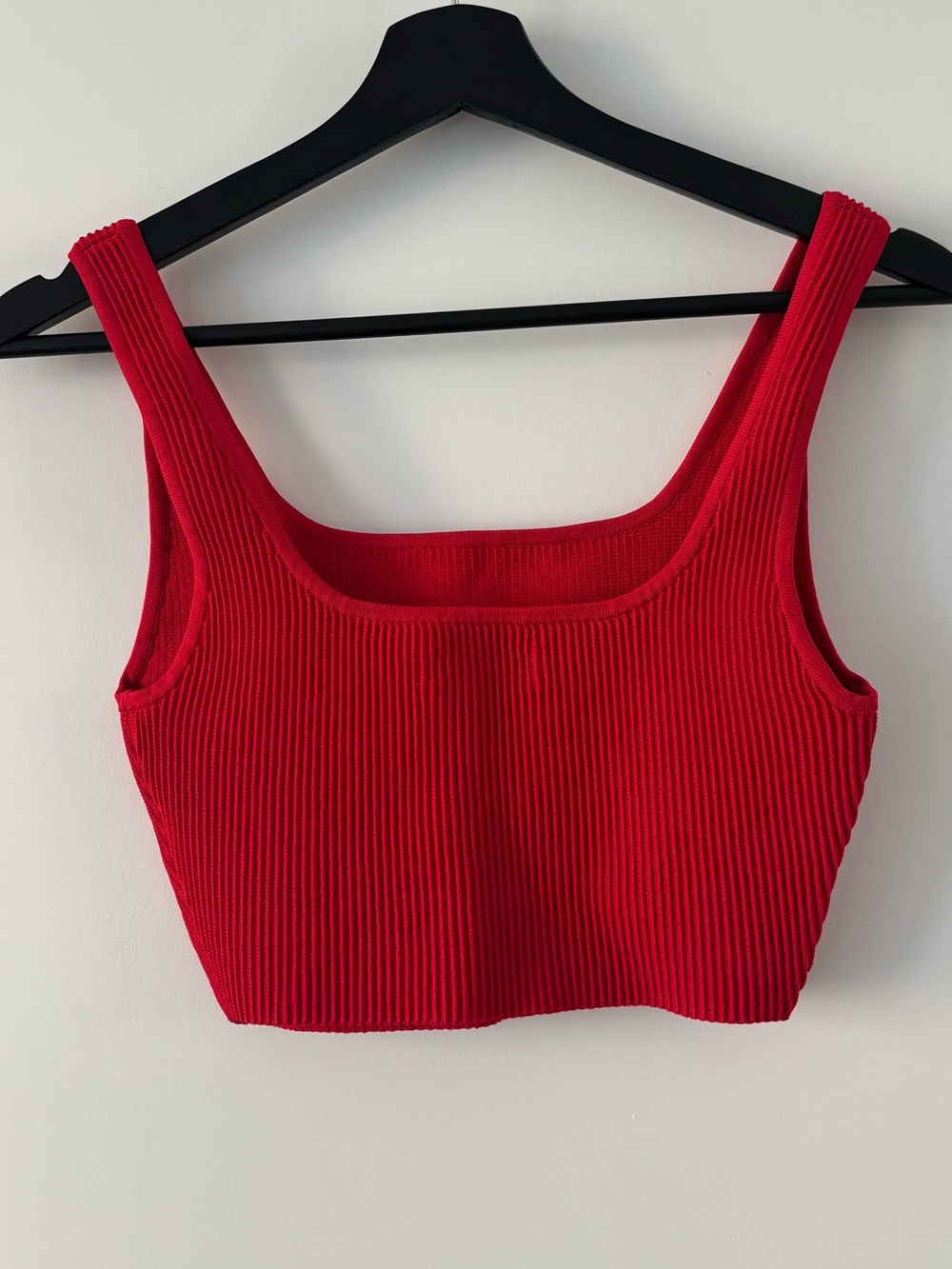 Babaton Red Ribbed Tank Top - Picture 2 of 4